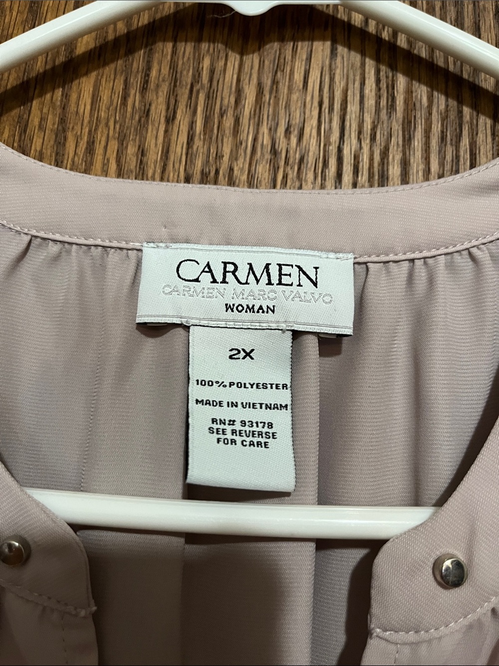 Carmen Marc Valvo Dusty Rose V-Neck Long Sleeve Blouse with Stud Trim - Picture 2 of 4